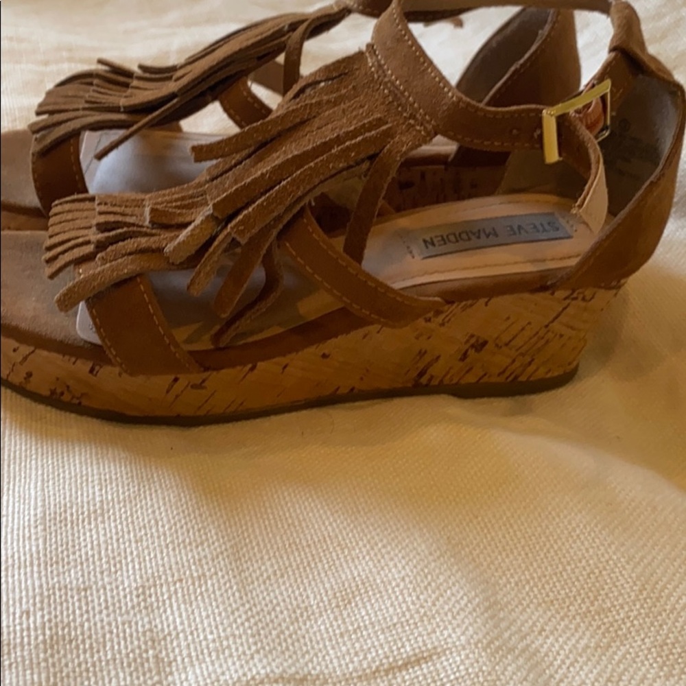 Shoes - Picture 5 of 6